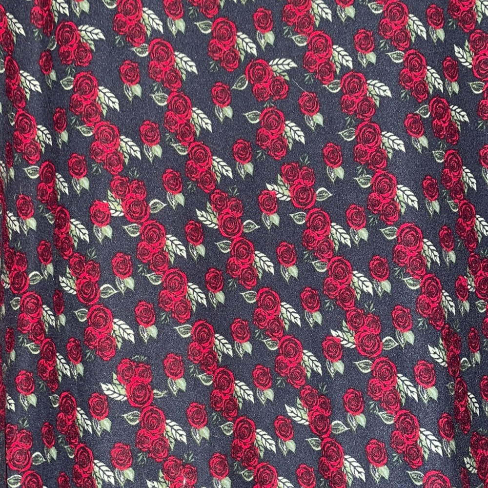 EUC size M Lularoe irma, leggings material